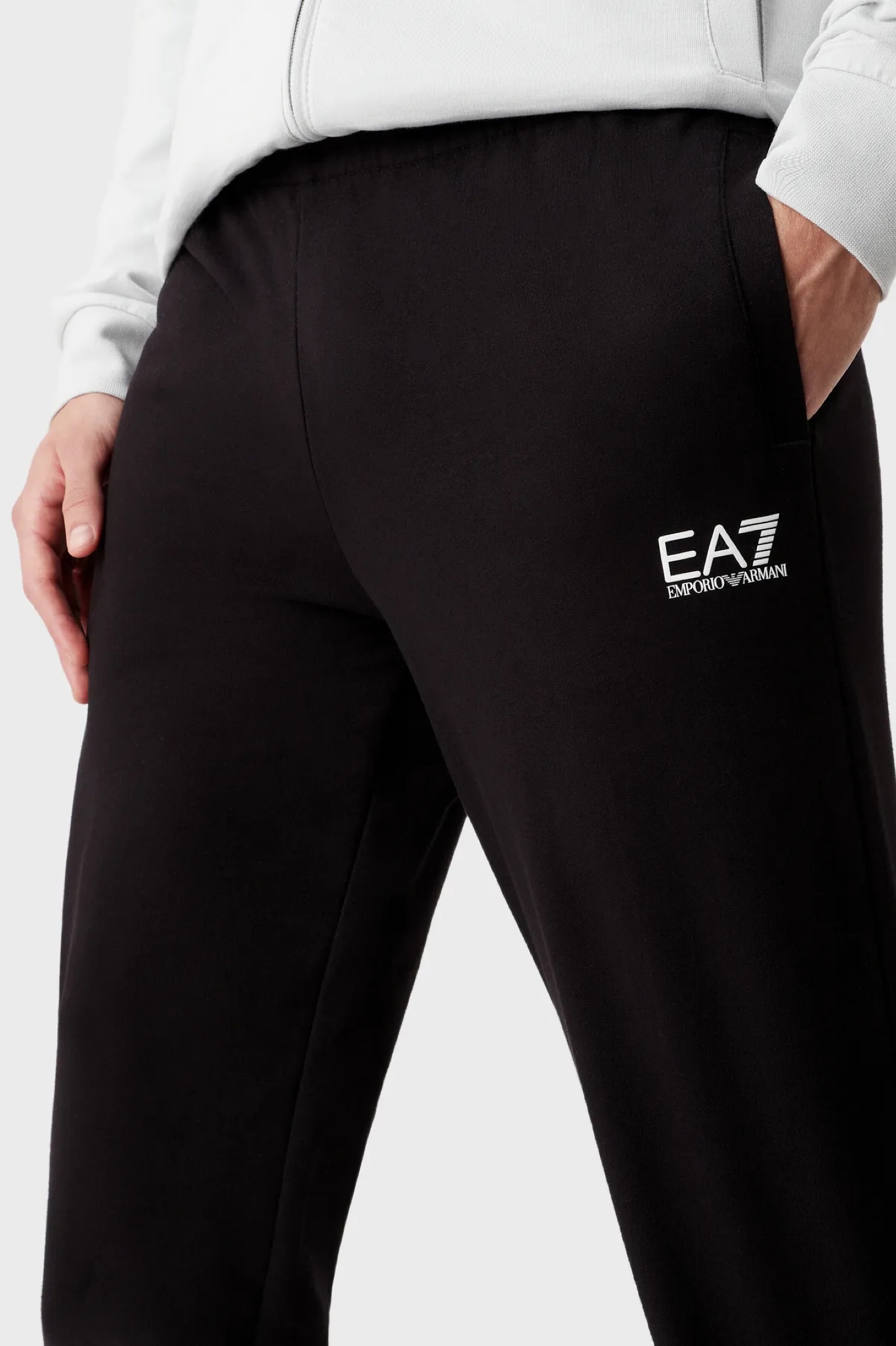 Світло-сірий спортивний костюм EA7