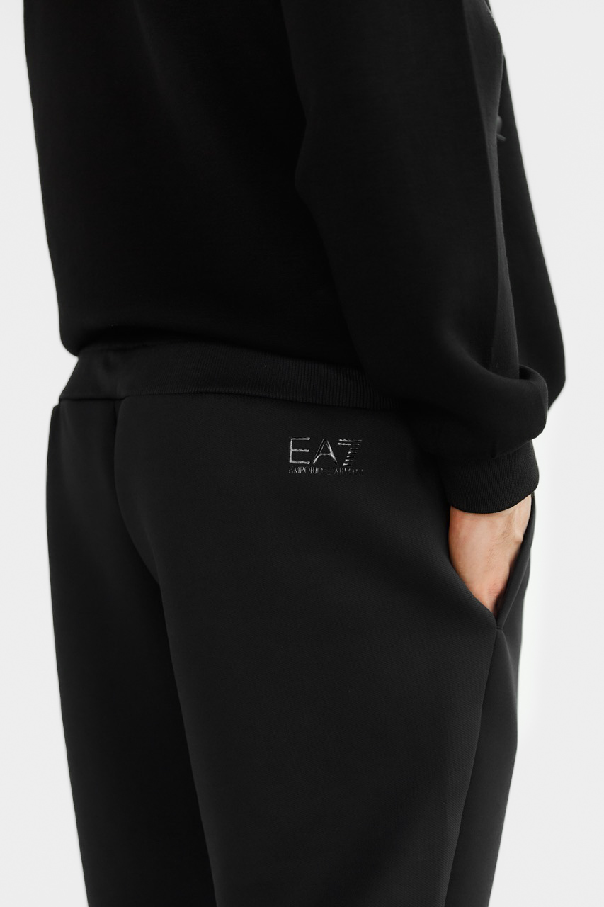 Чоловічі спортивні штани EA7