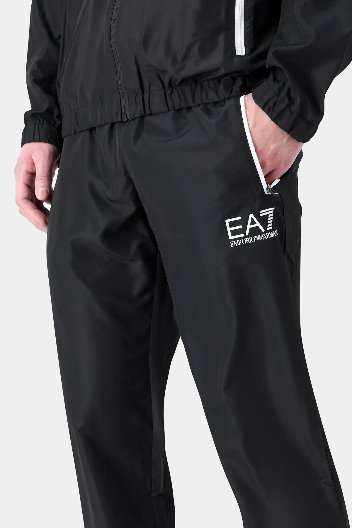 Чорний спортивний костюм EA7